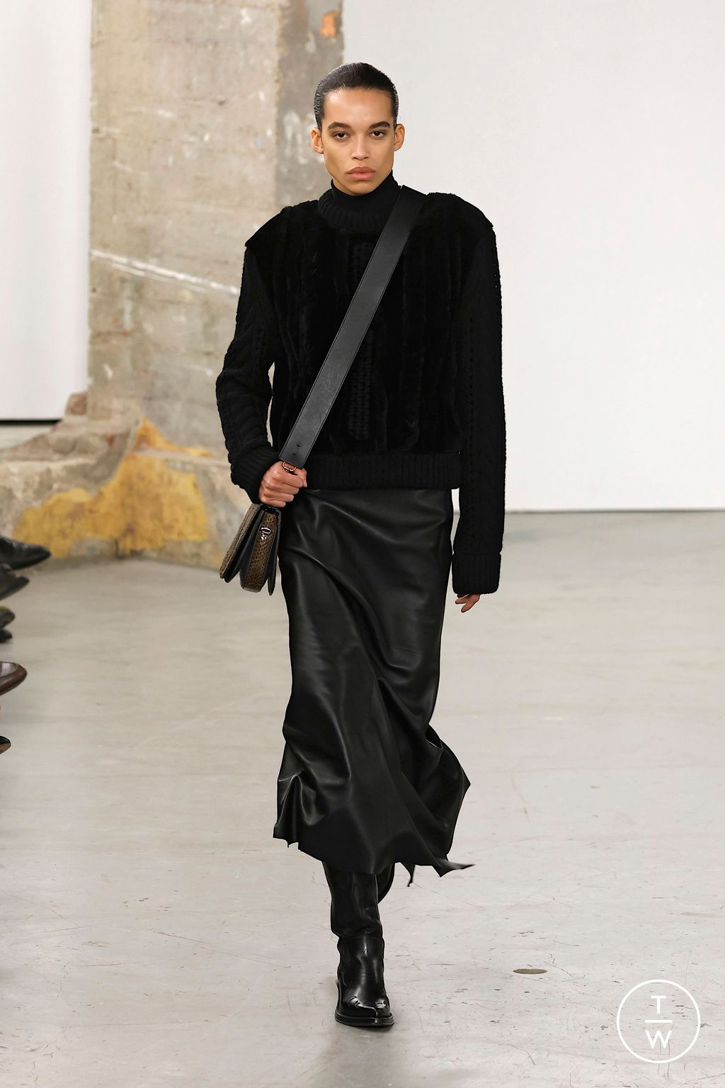 Fashion Week Paris Fall/Winter 2025 look 6 de la collection Gabriela Hearst womenswear
