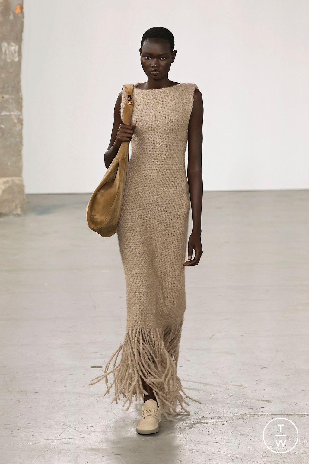 Fashion Week Paris Fall/Winter 2025 look 17 de la collection Gabriela Hearst womenswear