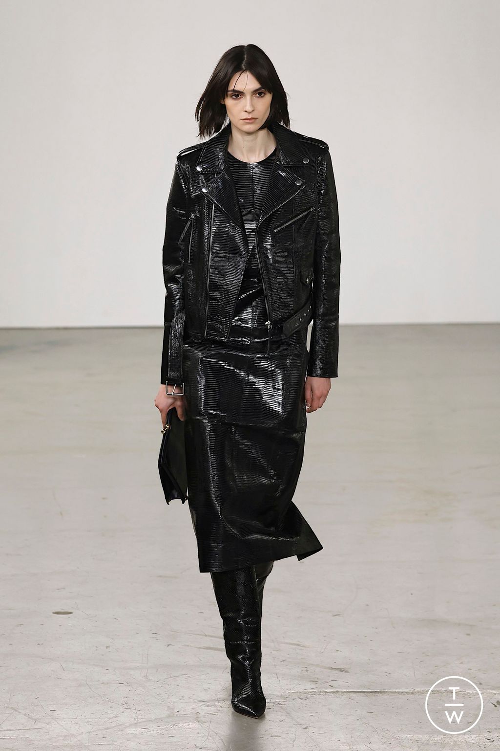 Fashion Week Paris Fall/Winter 2025 look 21 from the Gabriela Hearst collection womenswear