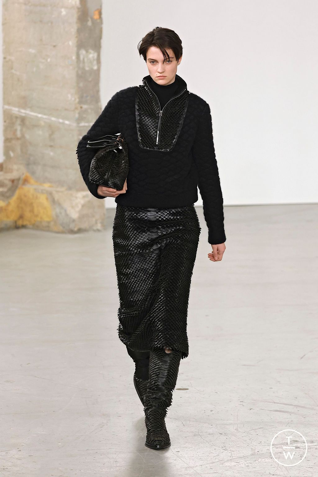 Fashion Week Paris Fall/Winter 2025 look 23 de la collection Gabriela Hearst womenswear
