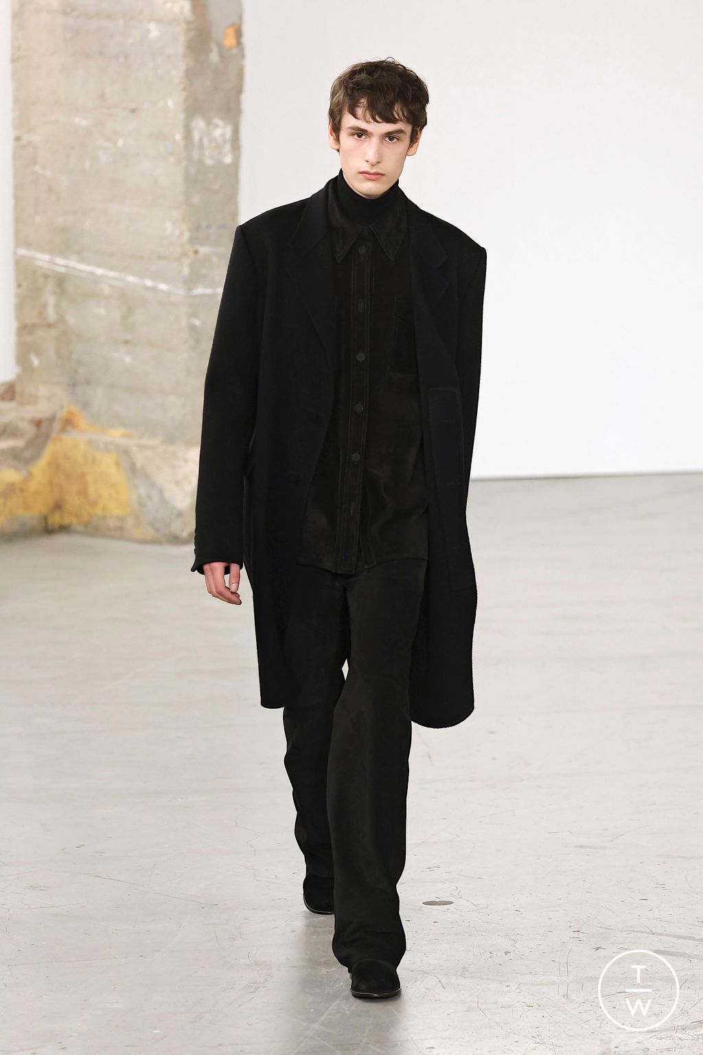 Fashion Week Paris Fall/Winter 2025 look 37 from the Gabriela Hearst collection womenswear