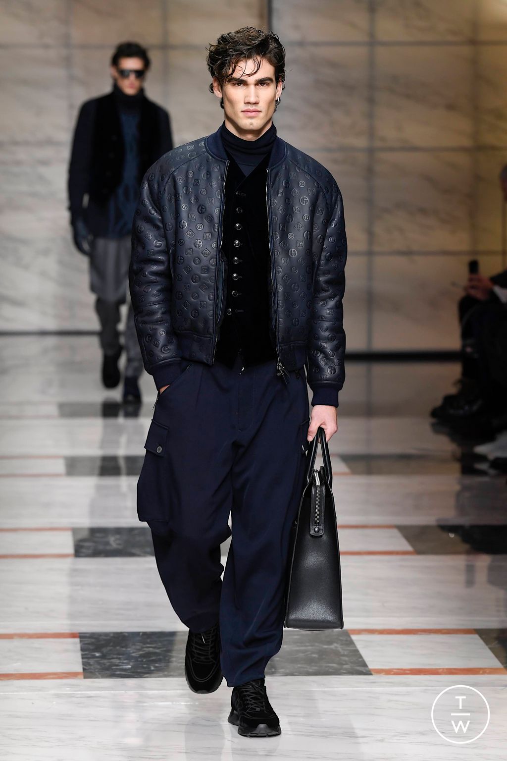 Fashion Week Milan Fall/Winter 2023 look 43 de la collection Giorgio Armani menswear