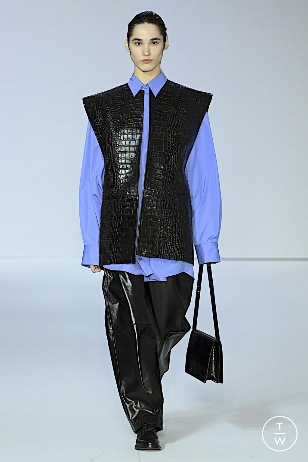 Fashion Week Milan Fall/Winter 2022 look 1 de la collection Calcaterra womenswear