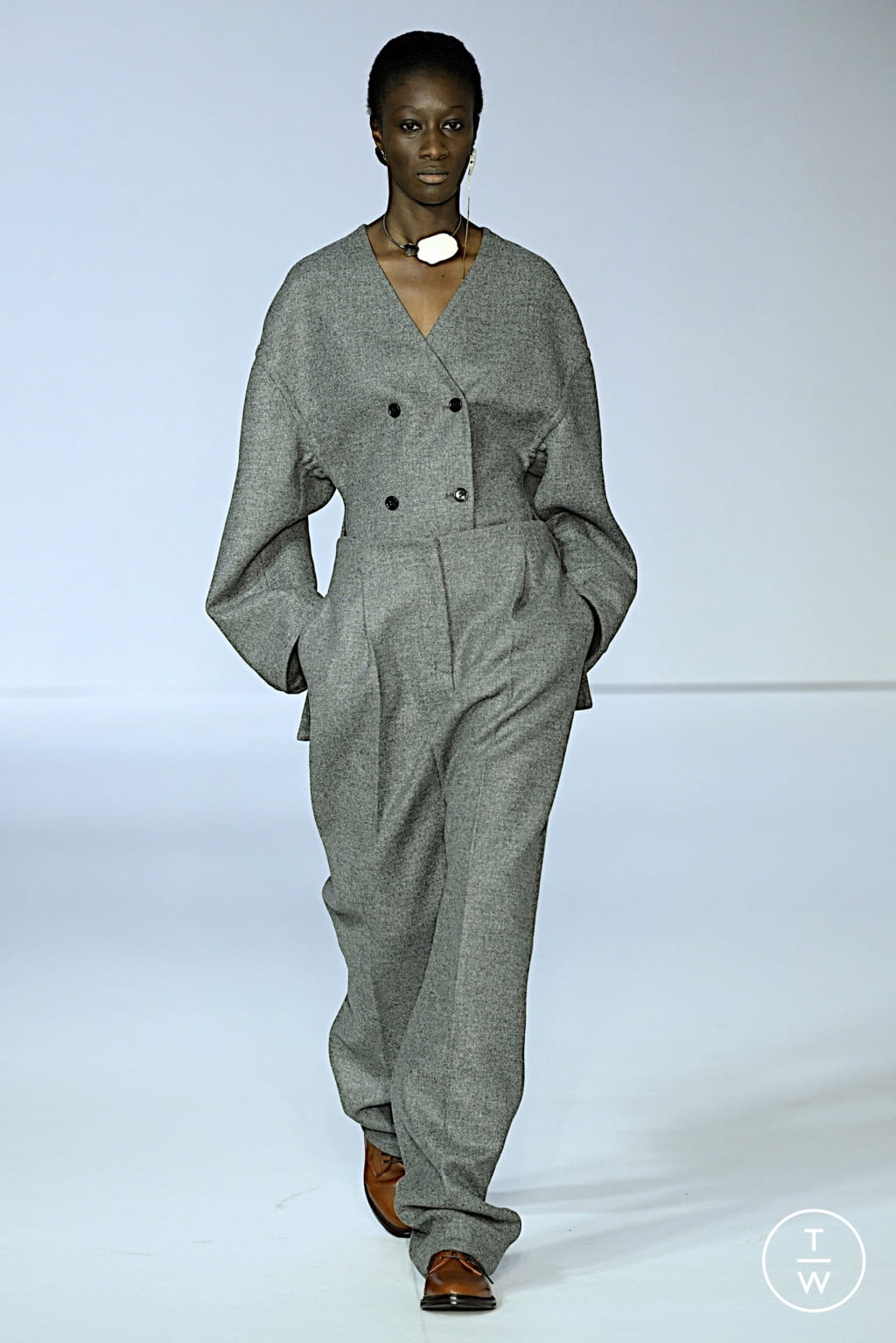 Fashion Week Milan Fall/Winter 2022 look 14 de la collection Calcaterra womenswear