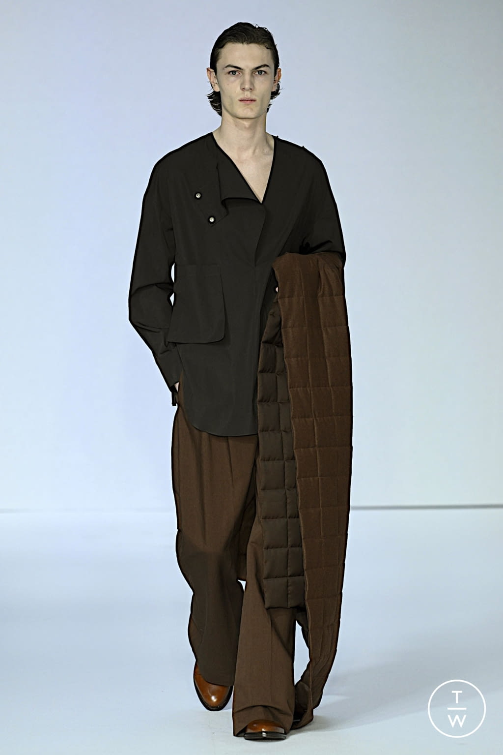 Fashion Week Milan Fall/Winter 2022 look 24 de la collection Calcaterra womenswear