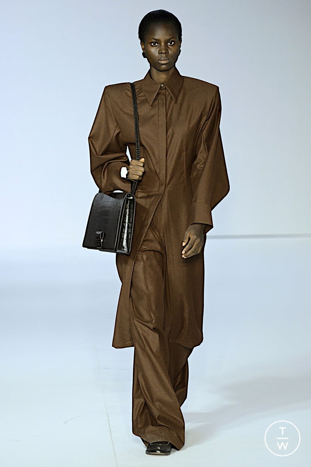 Fashion Week Milan Fall/Winter 2022 look 27 from the Calcaterra collection womenswear