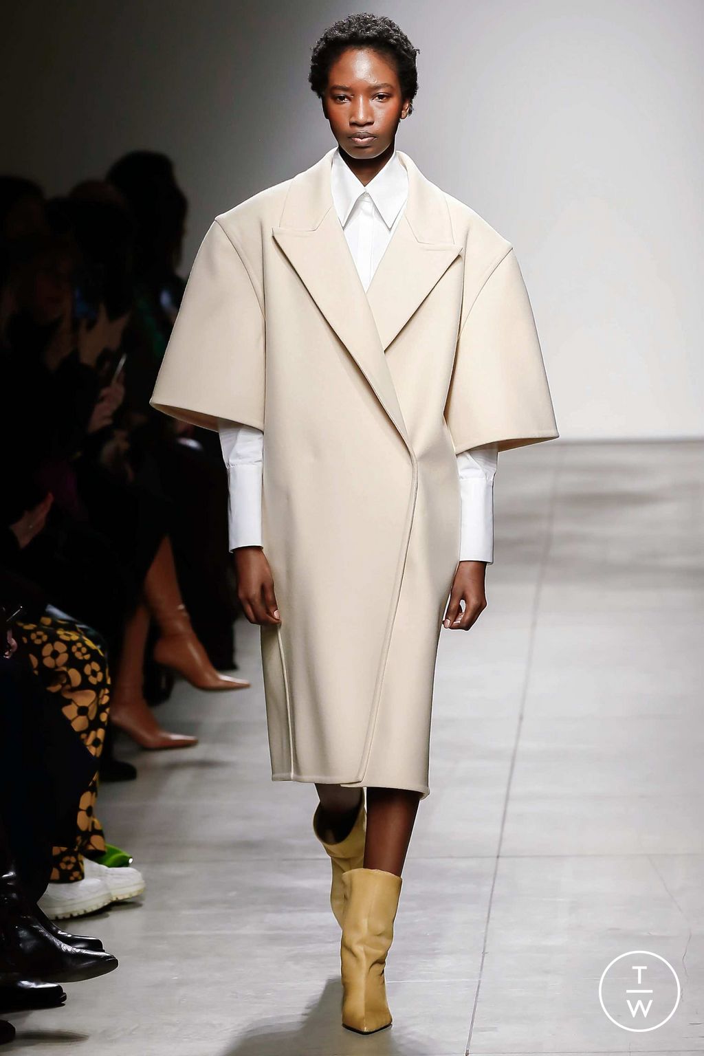 Fashion Week Milan Fall/Winter 2023 look 6 de la collection Calcaterra womenswear