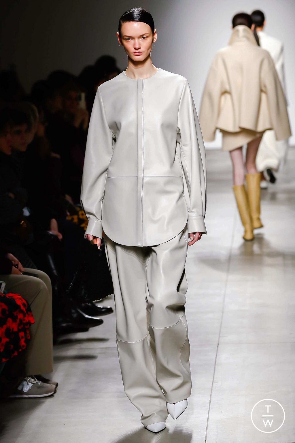 Fashion Week Milan Fall/Winter 2023 look 18 de la collection Calcaterra womenswear