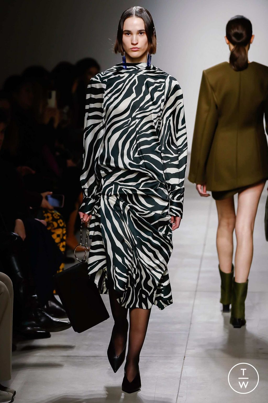 Fashion Week Milan Fall/Winter 2023 look 27 de la collection Calcaterra womenswear