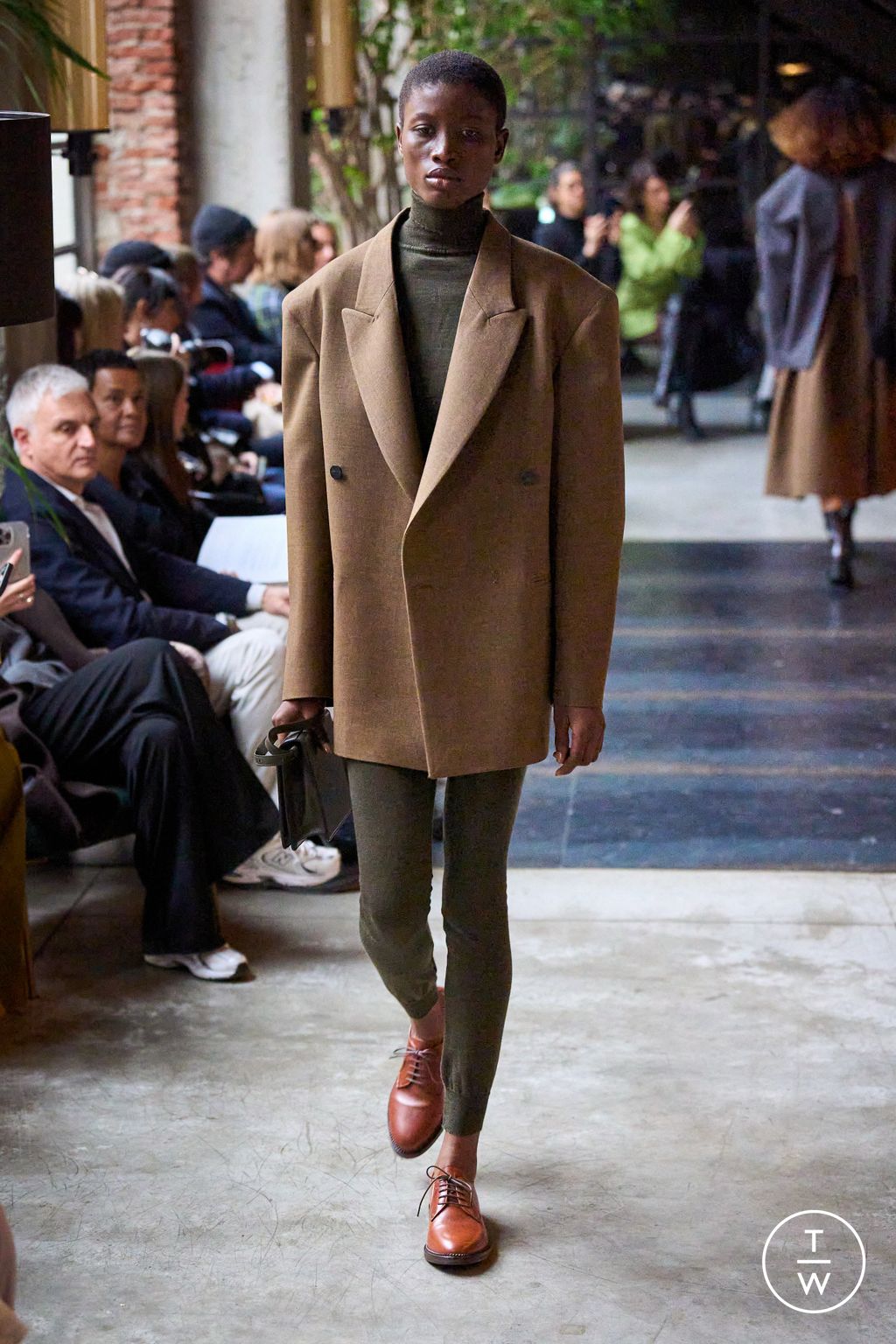 Fashion Week Milan Fall/Winter 2024 look 1 from the Calcaterra collection 女装