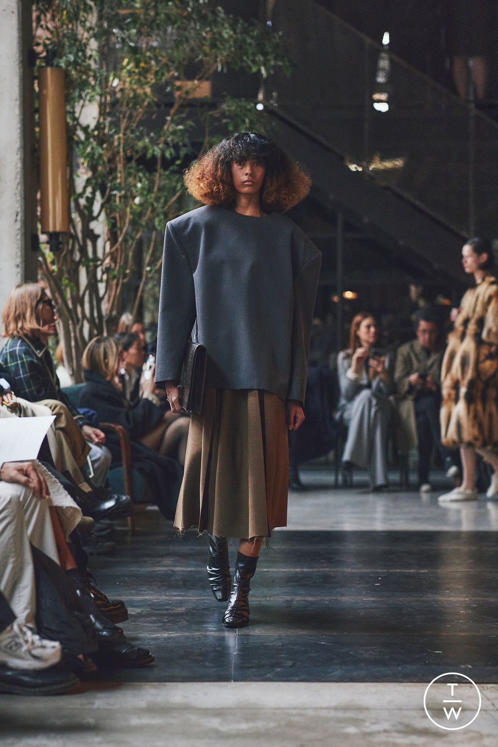 Fashion Week Milan Fall/Winter 2024 look 6 de la collection Calcaterra womenswear