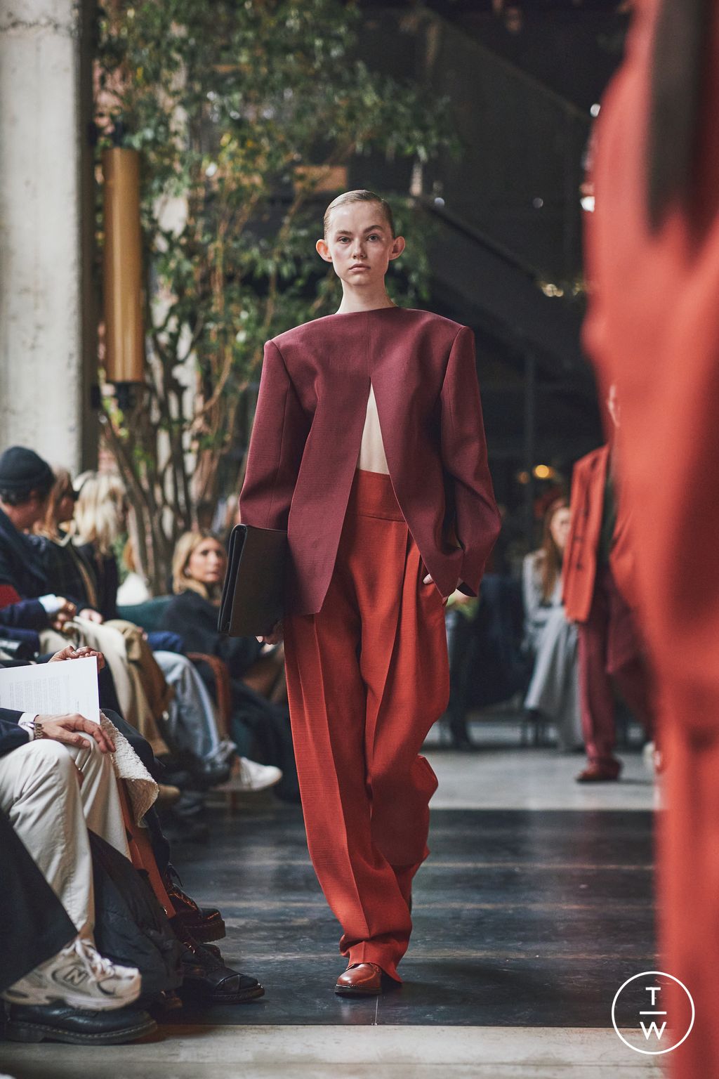 Fashion Week Milan Fall/Winter 2024 look 24 de la collection Calcaterra womenswear