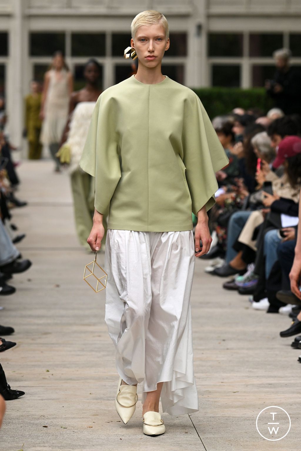 Fashion Week Milan Spring/Summer 2024 look 12 de la collection Calcaterra womenswear