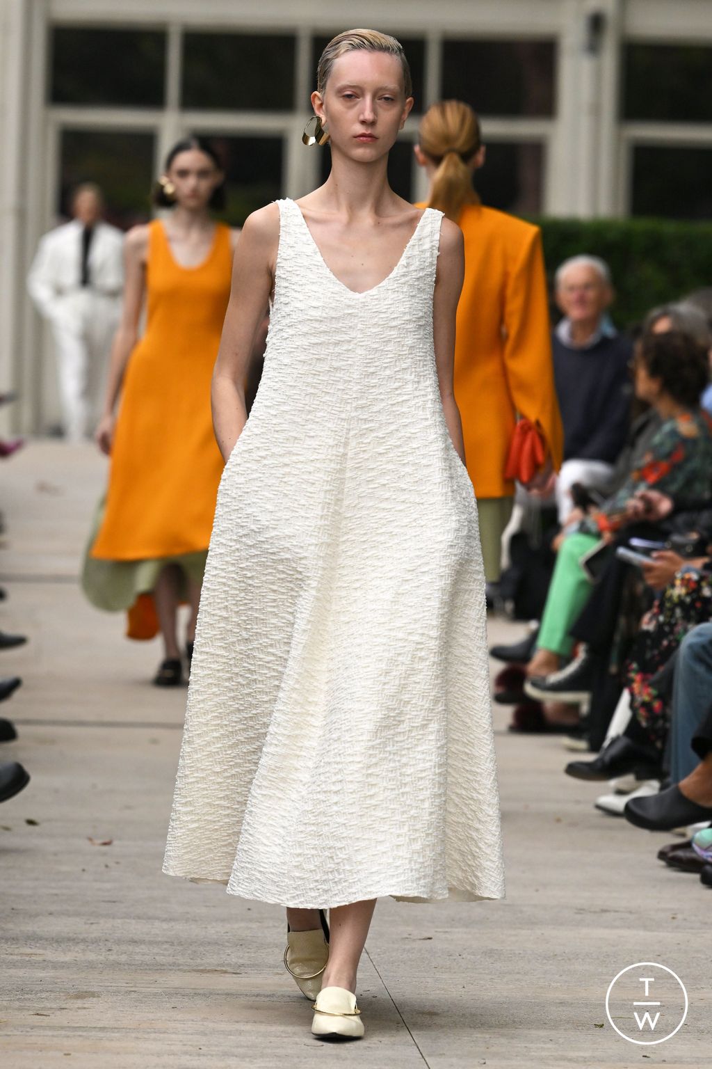 Fashion Week Milan Spring/Summer 2024 look 25 from the Calcaterra collection 女装