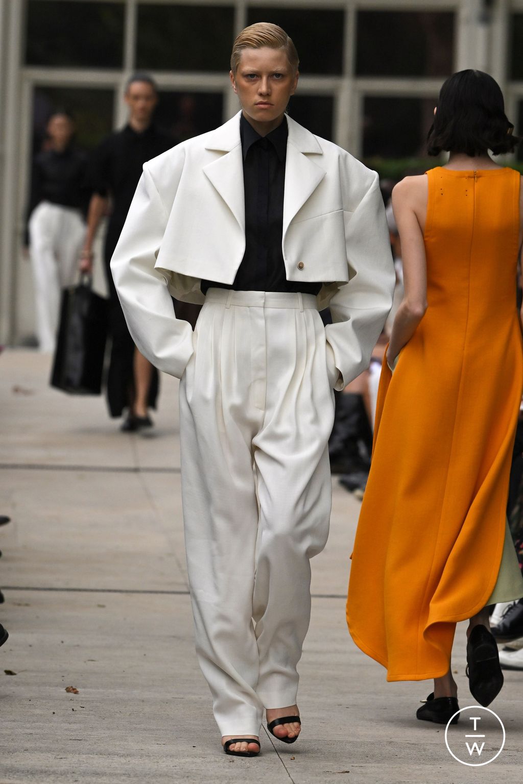 Fashion Week Milan Spring/Summer 2024 look 27 from the Calcaterra collection womenswear