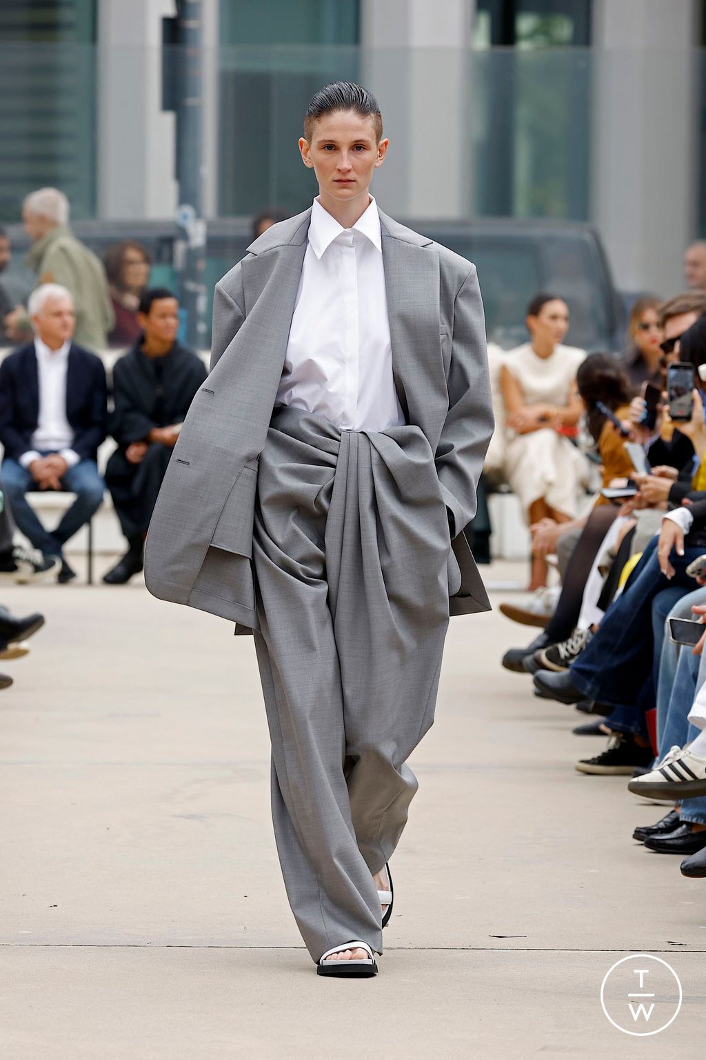 Fashion Week Milan Spring-Summer 2025 look 2 from the Calcaterra collection womenswear