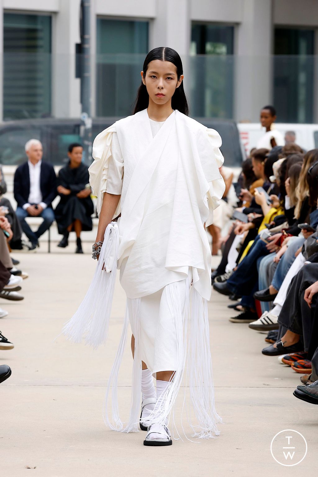 Fashion Week Milan Spring-Summer 2025 look 16 from the Calcaterra collection 女装