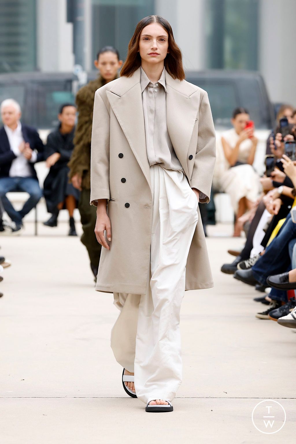 Fashion Week Milan Spring/Summer 2025 look 20 from the Calcaterra collection womenswear