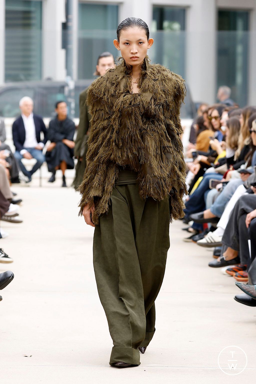 Fashion Week Milan Spring/Summer 2025 look 21 from the Calcaterra collection womenswear