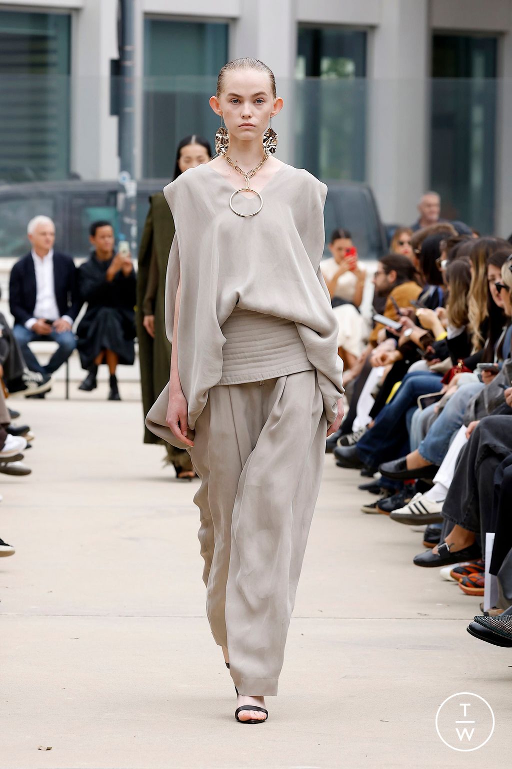 Fashion Week Milan Spring-Summer 2025 look 25 from the Calcaterra collection womenswear