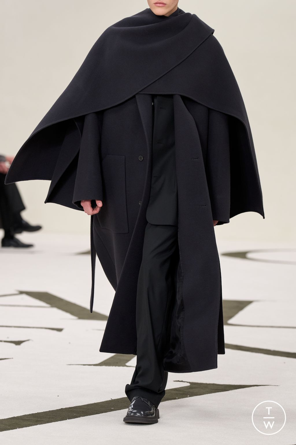 Fashion Week New York Fall/Winter 2025 look 17 from the Calvin Klein Collection collection 女装配饰