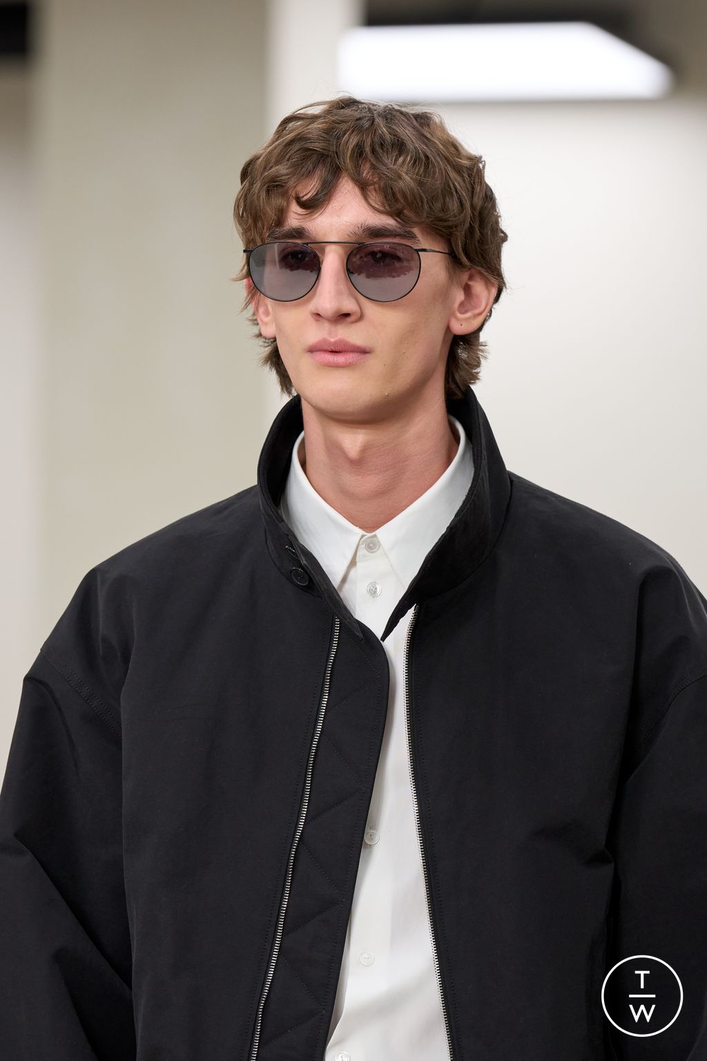 Fashion Week New York Fall/Winter 2025 look 31 de la collection Calvin Klein Collection womenswear accessories