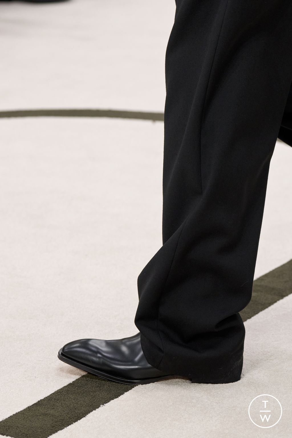 Fashion Week New York Fall/Winter 2025 look 44 from the Calvin Klein Collection collection 女装配饰