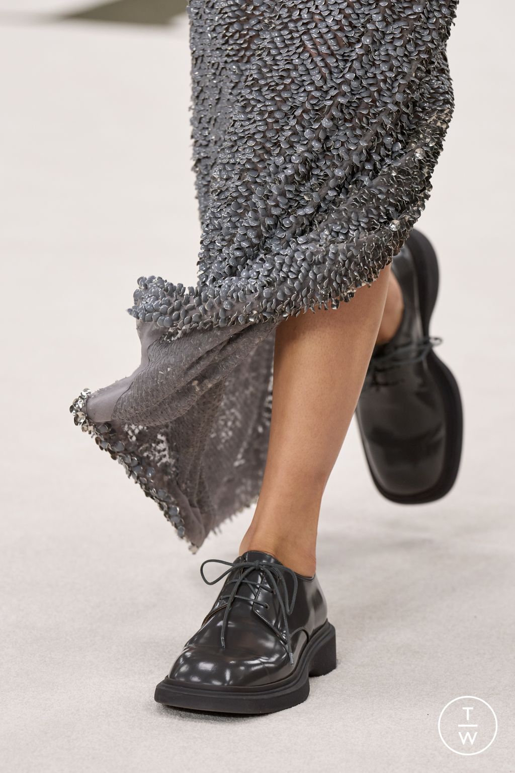 Fashion Week New York Fall/Winter 2025 look 76 de la collection Calvin Klein Collection womenswear accessories