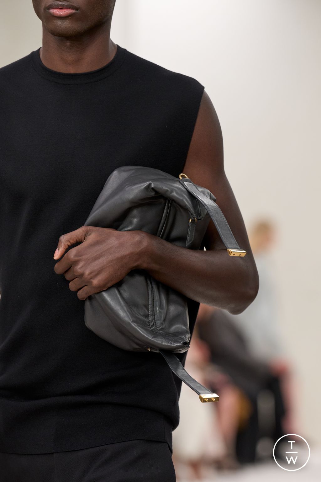 Fashion Week New York Fall/Winter 2025 look 93 from the Calvin Klein Collection collection 女装配饰