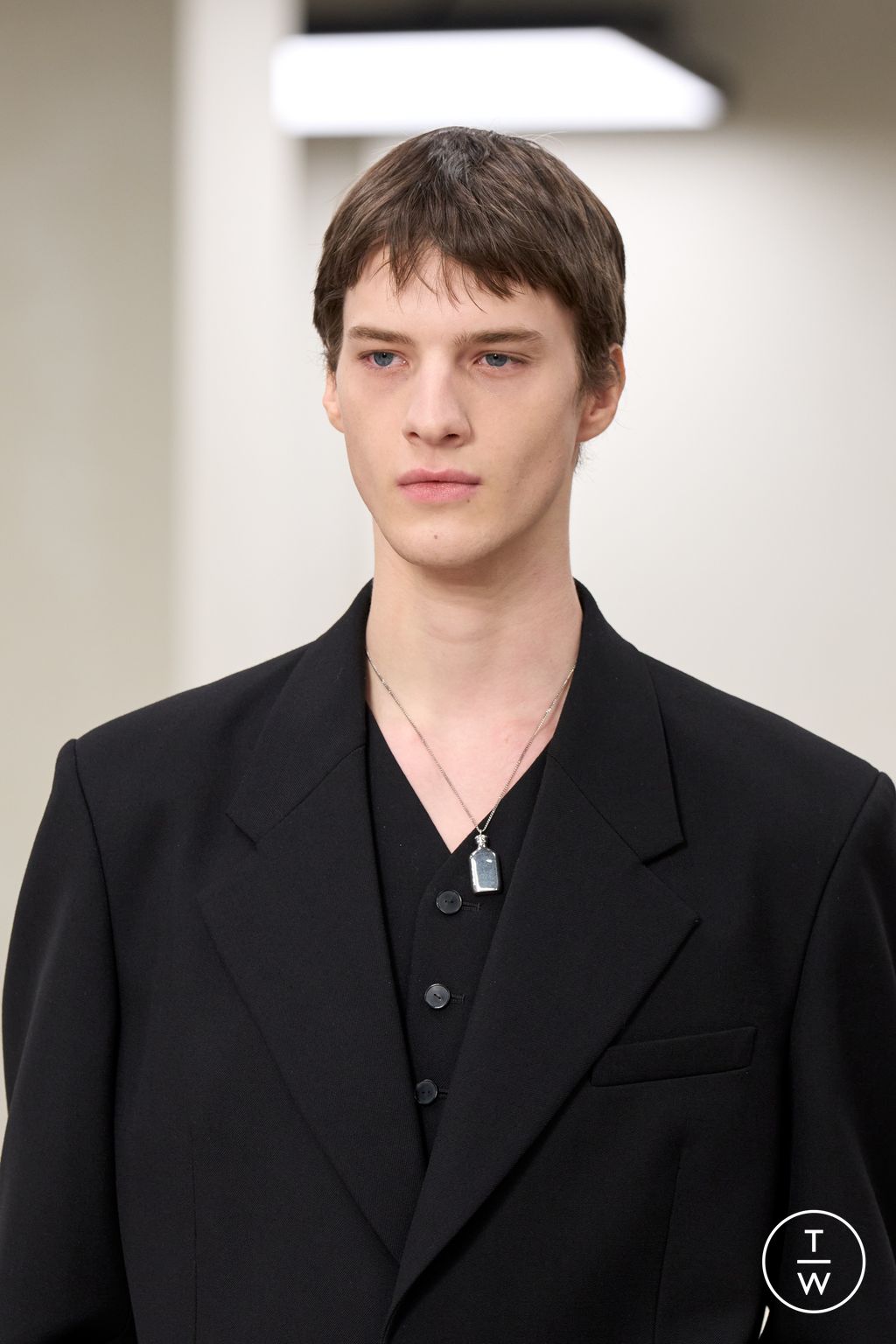 Fashion Week New York Fall/Winter 2025 look 101 from the Calvin Klein Collection collection 女装配饰