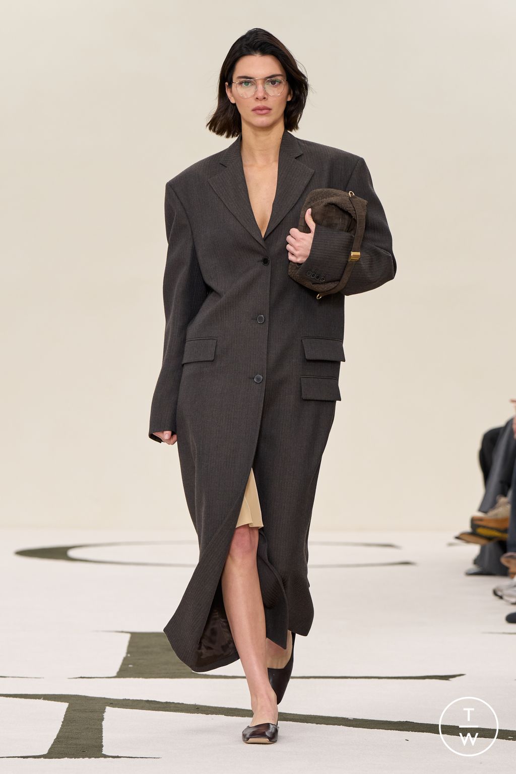 Fashion Week New York Fall/Winter 2025 look 3 from the Calvin Klein Collection collection womenswear