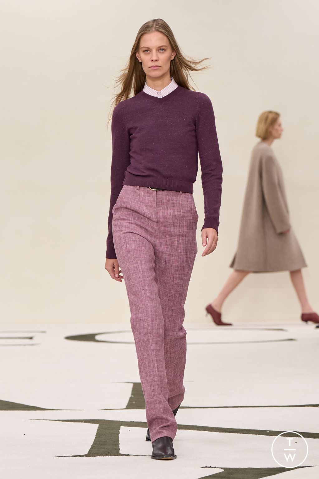 Fashion Week New York Fall/Winter 2025 look 30 from the Calvin Klein Collection collection womenswear