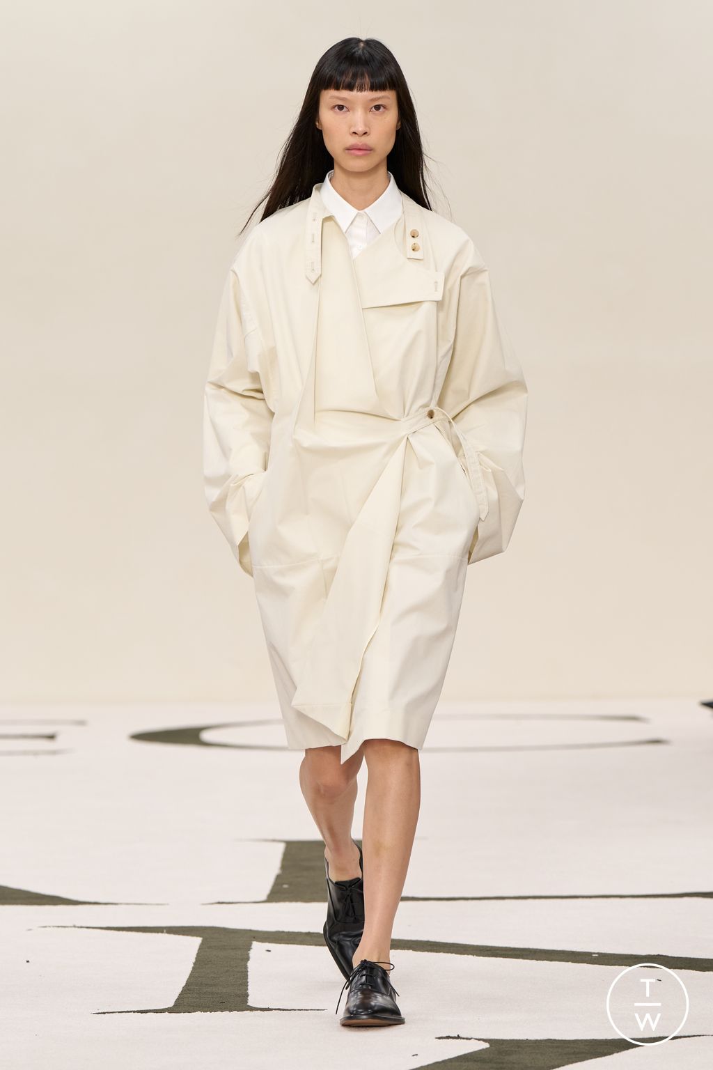 Fashion Week New York Fall/Winter 2025 look 41 from the Calvin Klein Collection collection womenswear