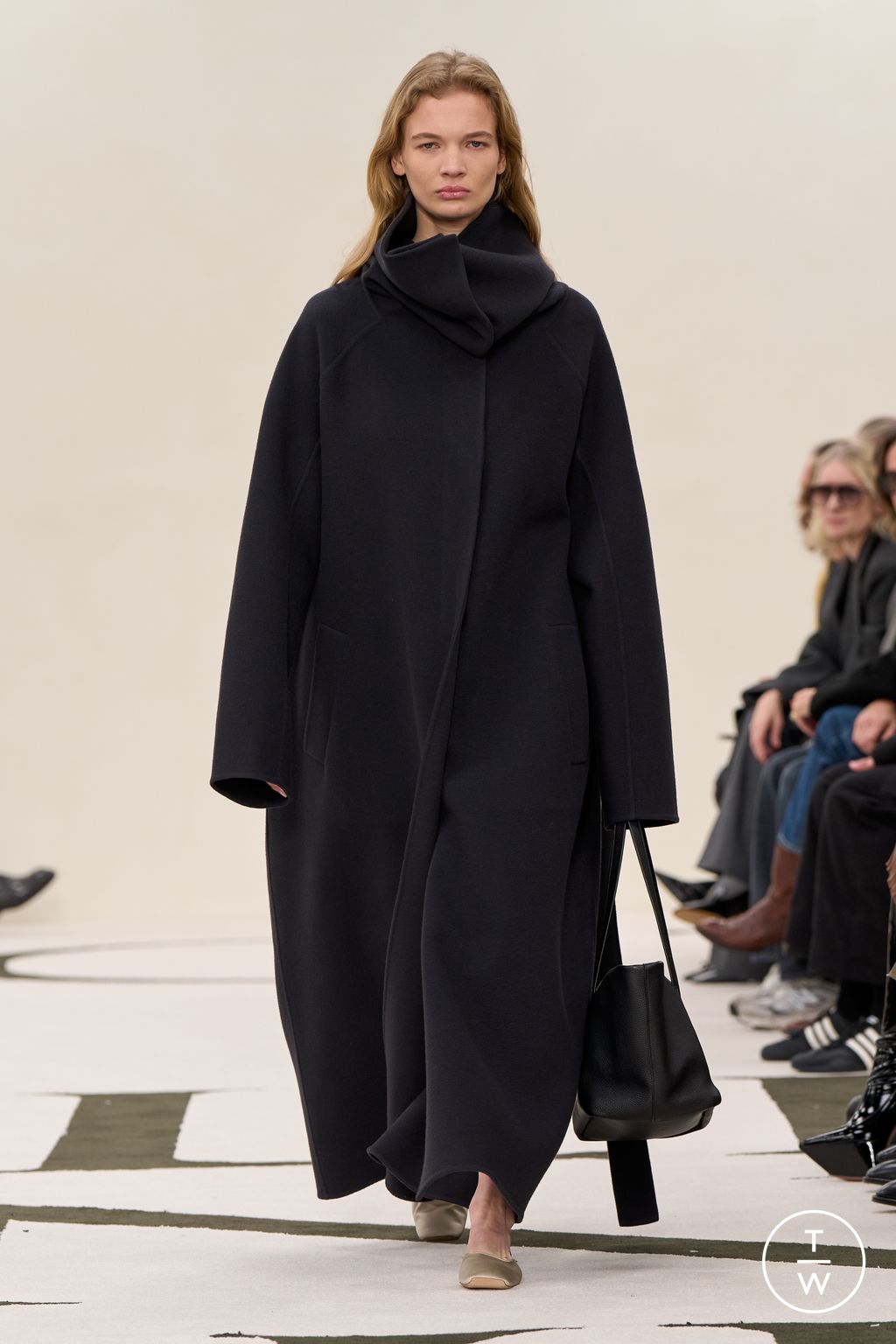 Fashion Week New York Fall/Winter 2025 look 49 from the Calvin Klein Collection collection womenswear