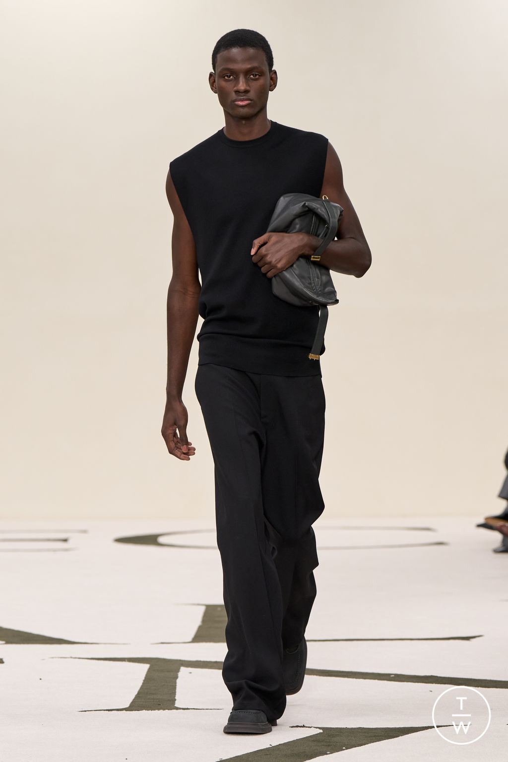 Fashion Week New York Fall/Winter 2025 look 54 from the Calvin Klein Collection collection womenswear