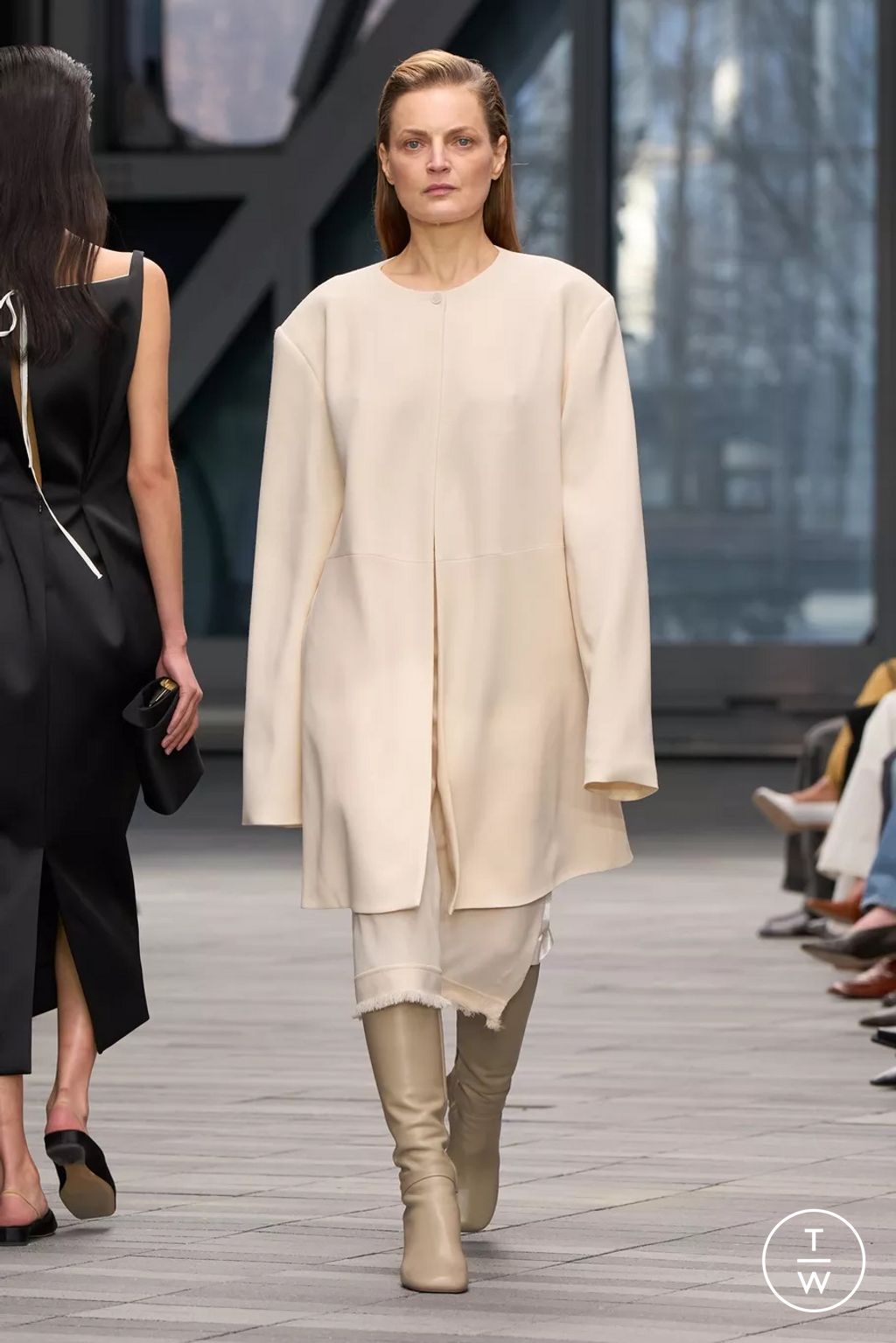 Fashion Week New York Fall/Winter 2026 look 16 from the Calvin Klein Collection collection 女装