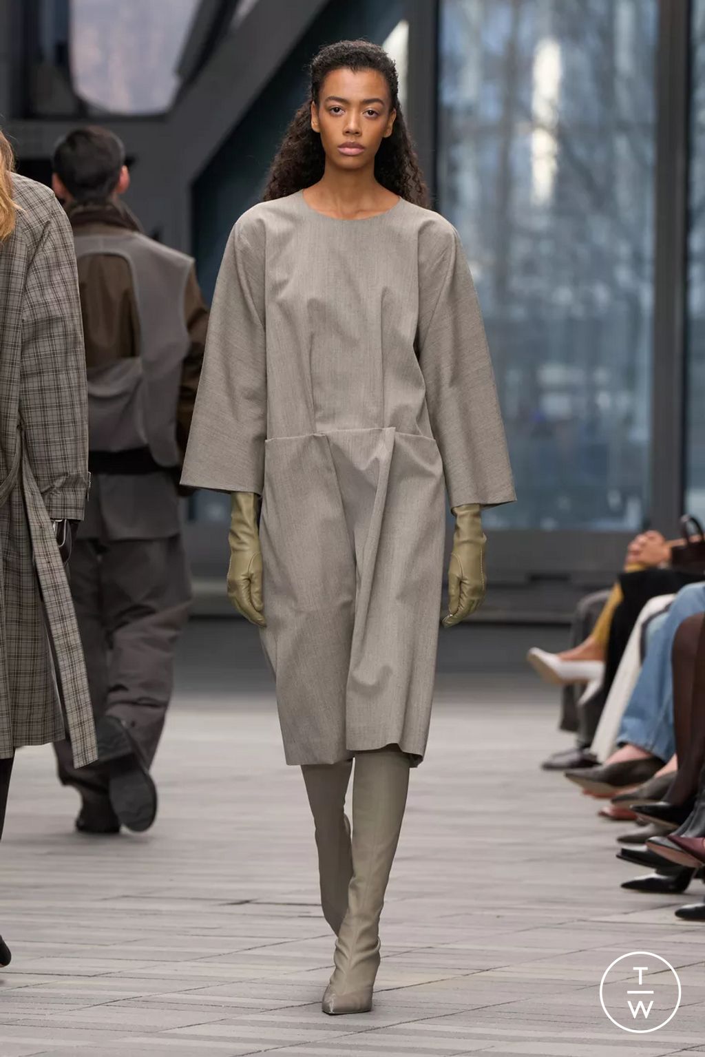 Fashion Week New York Fall/Winter 2026 look 38 from the Calvin Klein Collection collection womenswear