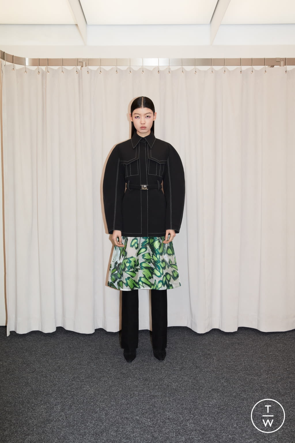 Fashion Week Paris Fall/Winter 2021 look 12 from the Calvin Luo collection 女装