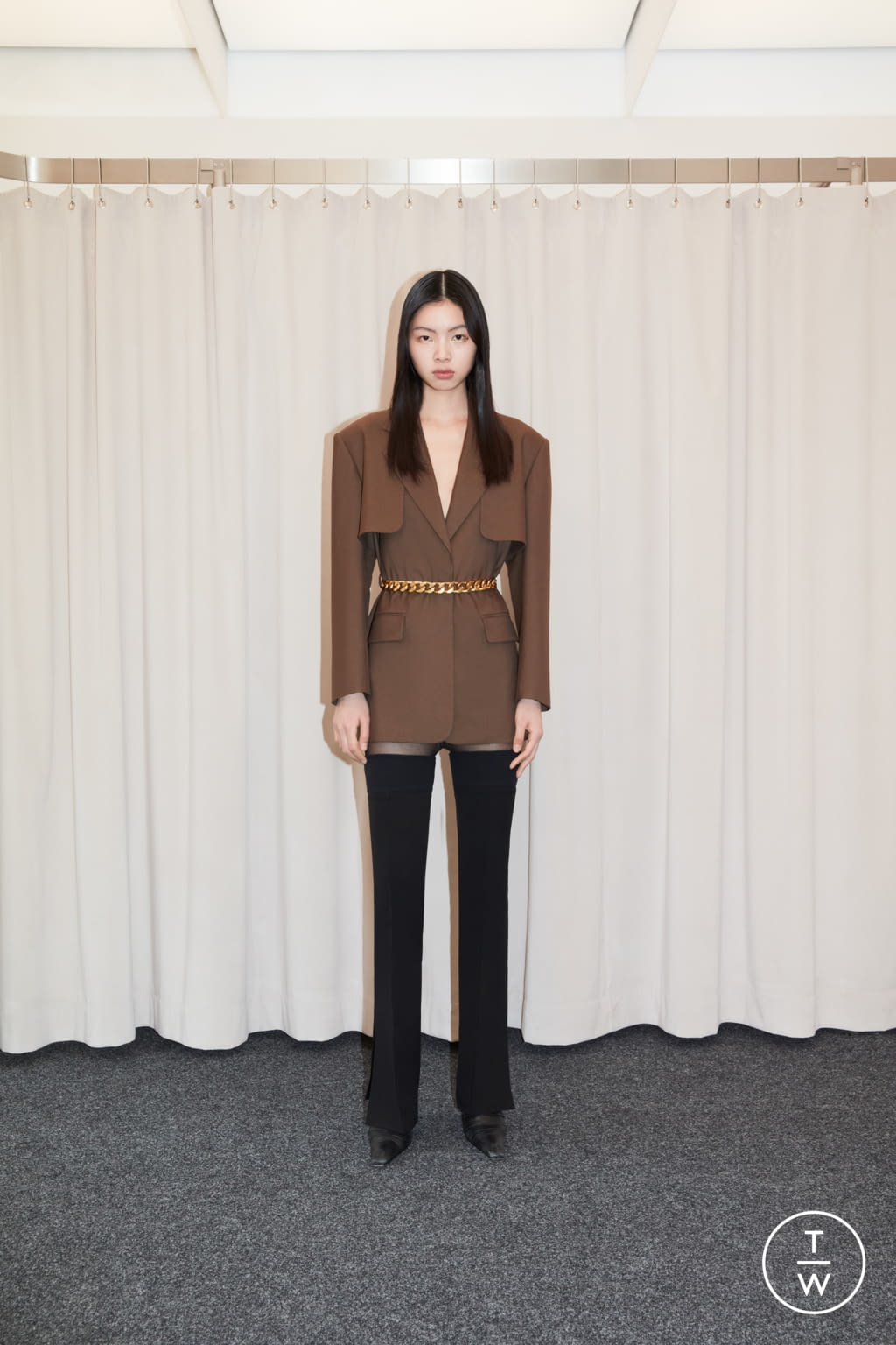 Fashion Week Paris Fall/Winter 2021 look 14 from the Calvin Luo collection 女装