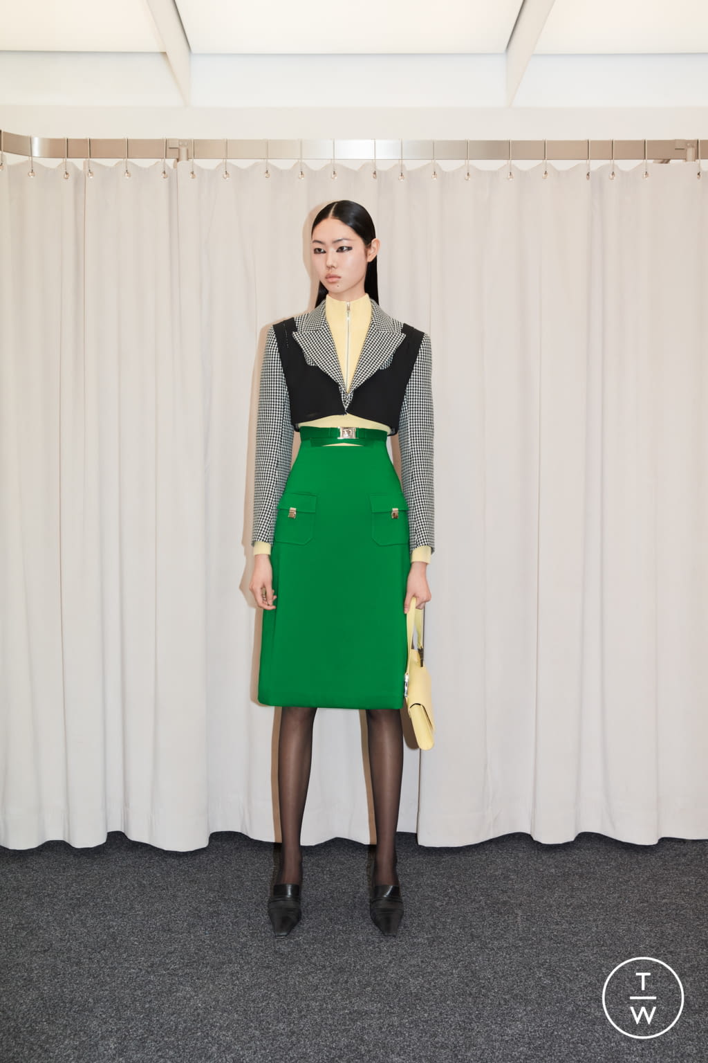 Fashion Week Paris Fall/Winter 2021 look 21 from the Calvin Luo collection 女装