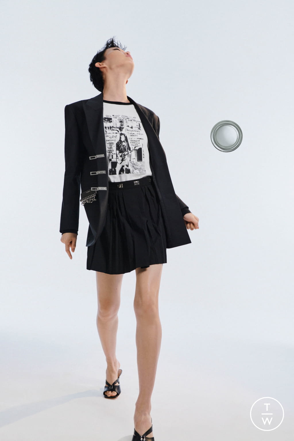 Fashion Week Paris Spring/Summer 2022 look 6 de la collection Calvin Luo womenswear