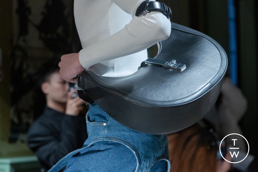 Fashion Week Paris Fall/Winter 2023 look 2 from the Calvin Luo collection womenswear accessories