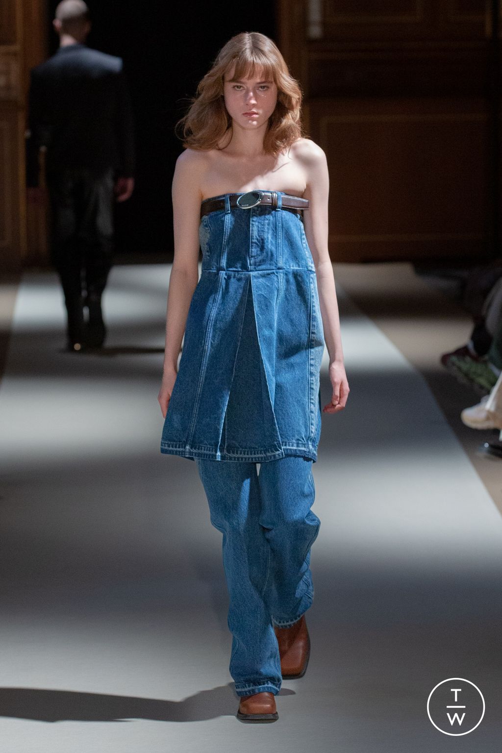 Fashion Week Paris Fall/Winter 2023 look 6 de la collection Calvin Luo womenswear