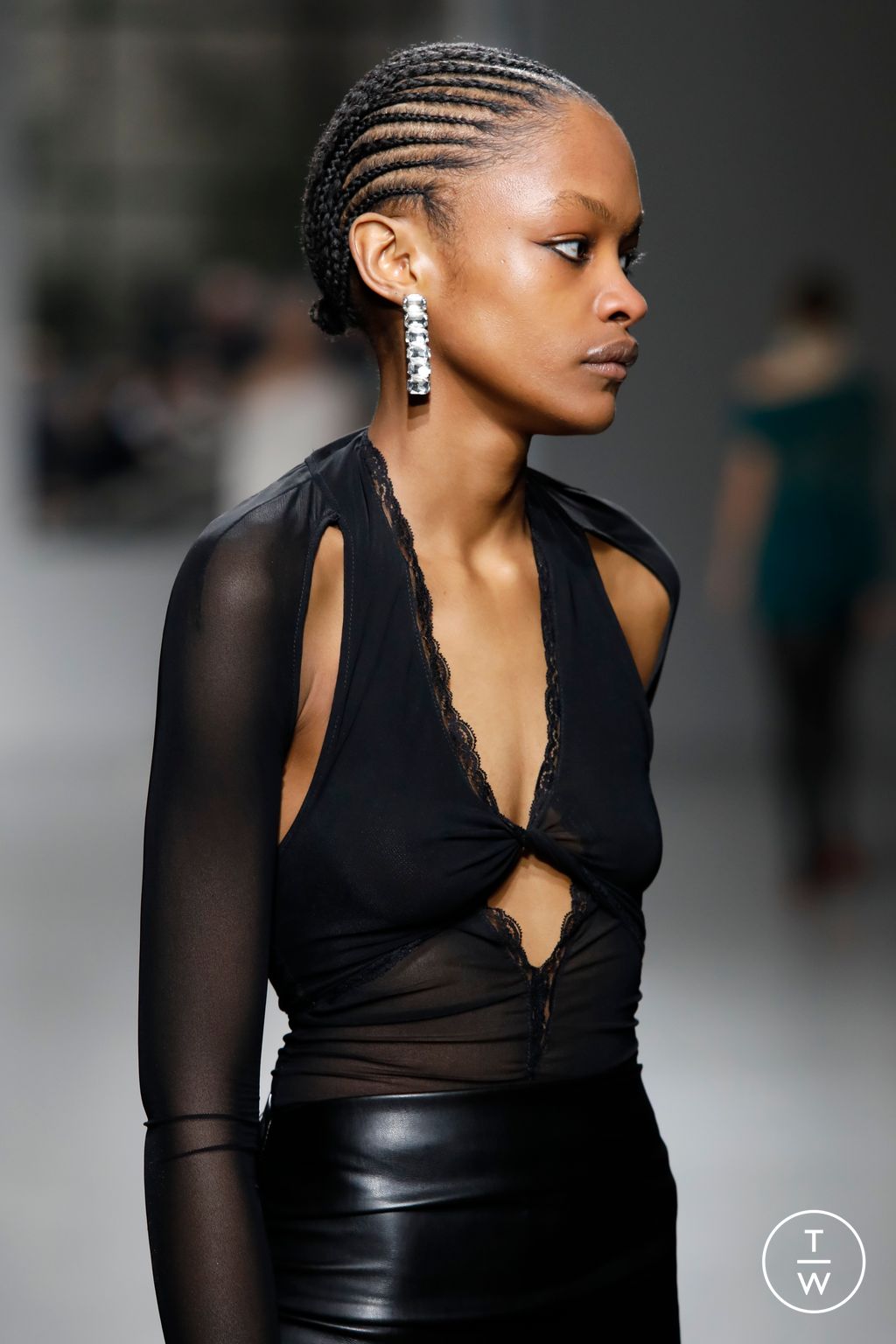 Fashion Week Paris Fall/Winter 2023 look 2 de la collection Atlein womenswear accessories