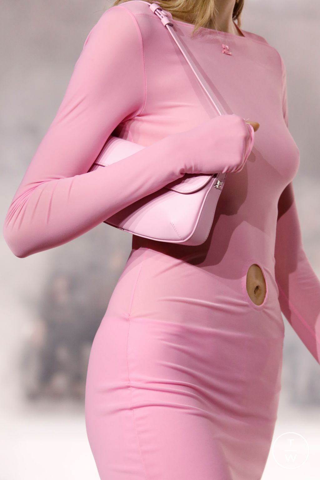 Fashion Week Paris Fall/Winter 2023 look 16 from the Courrèges collection womenswear accessories