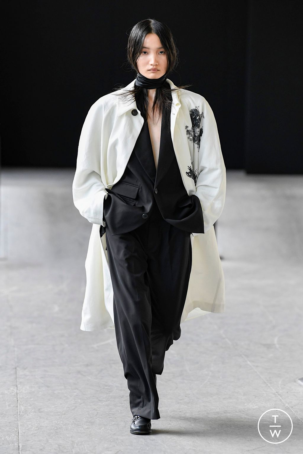 Fashion Week London Spring/Summer 2023 look 18 from the Carlota Barrera collection menswear