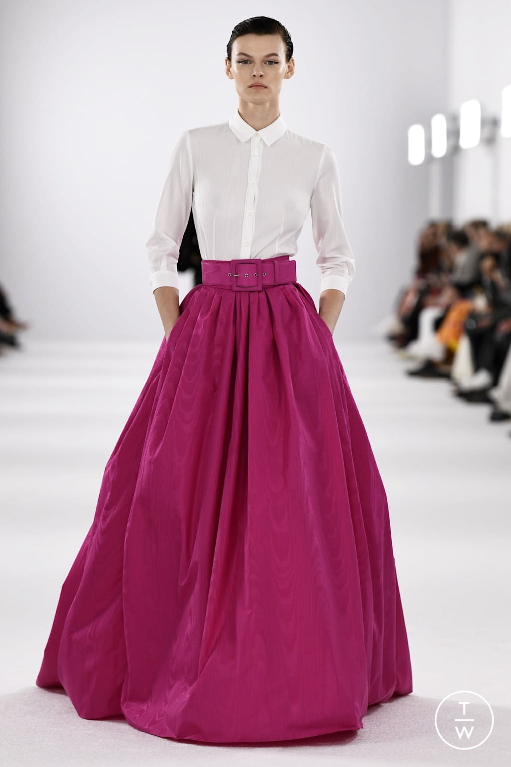 Fashion Week New York Fall/Winter 2022 look 3 from the Carolina Herrera collection 女装