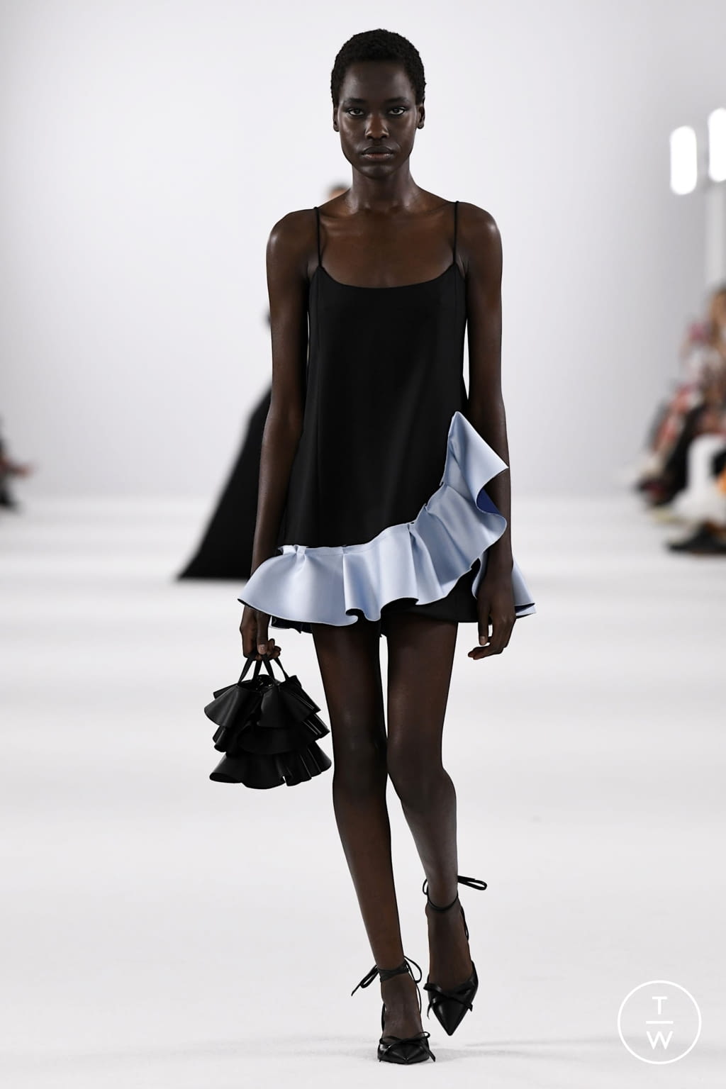 Fashion Week New York Fall/Winter 2022 look 5 de la collection Carolina Herrera womenswear