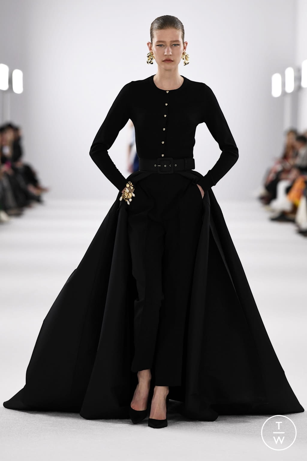 Fashion Week New York Fall/Winter 2022 look 6 from the Carolina Herrera collection 女装