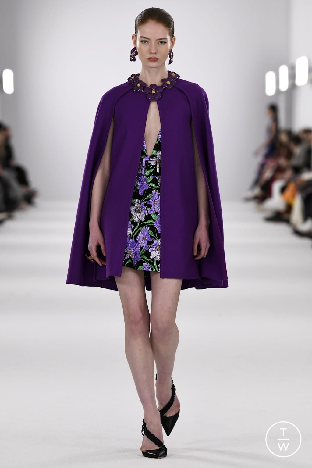 Fashion Week New York Fall/Winter 2022 look 18 from the Carolina Herrera collection 女装